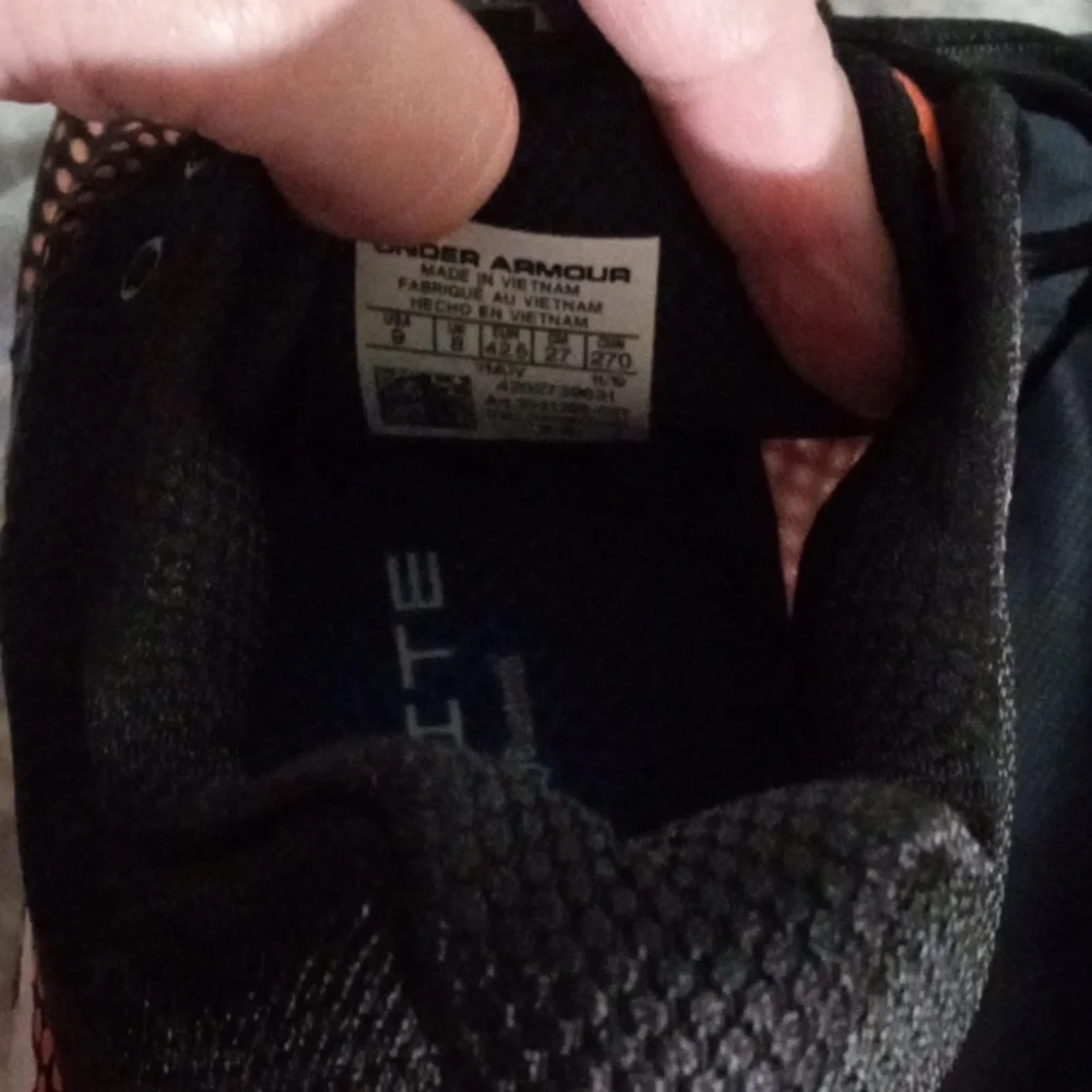 Shoes - Picture 4 of 5